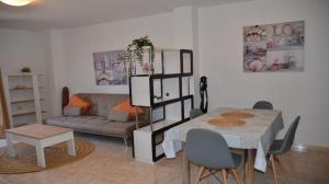 Apt. ManRey 1C - Jade