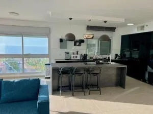 Prince Palace Netanya Lagoon Beach 3BR - Netanya