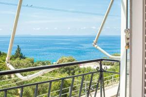 Blue Maraci 2 - Sea view, Kitchen, Beach Access