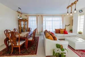 Meka House Holiday Homes - Archers Post