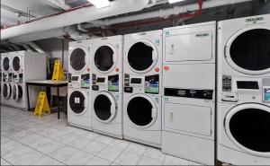 73-508 New 1BR 1Bth UWS Doorman Gym