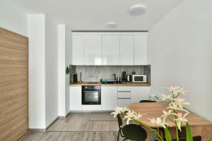 Free parking flats with WIFI and pool