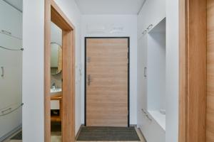 Free parking flats with WIFI and pool