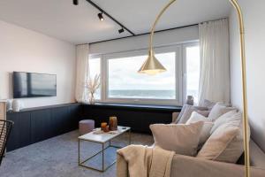 Wonderful architect designed flat with sea view