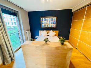 Chic one bedroom with parking&terrace-KIR22