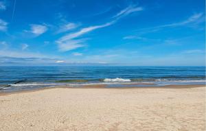 1 Bedroom Cozy Apartment In Pobierowo