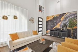 Brand New 5BD 4BA Luxury Vacation Home w Hot Tub