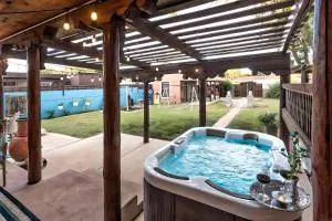 Pet-Friendly Clovis Home Yard, Pergola and Hot Tub - Rhea