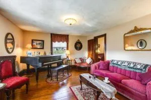 6 Mi to Hickory Run Park Victorian Home with Porch - هازلتون