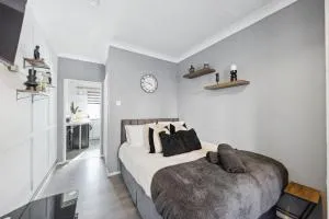 Solo Traveler's Serene Studio - 查塔姆