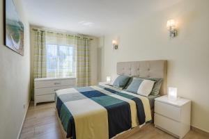 Las Americas Espectacular View next to a Beach