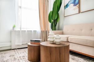 73-1406 New 1BR 1Bth UWS Doorman Gym