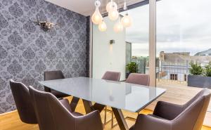 Large Three-Bedroom Apartment with Terrace room in Abieshomes Serviced Apartments - Votivpark