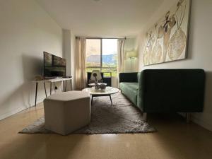 Cozy Studio Apartment in Poblado with Jacuzzi
