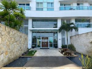 Condomínio MANDAI Apto 305 B Lateral em frente ao mar