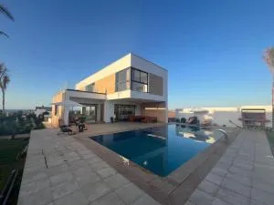 Villa de plage avec piscine - Ifoutatsene