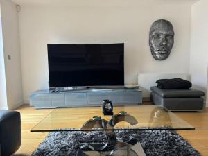 Luxury Modern Town House, Manchester City Centre, Free Secured Parking