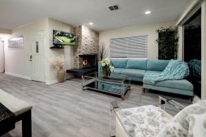 Spacious 5BR Beach Home with Ocean Views - Ubytování bez kategorie ve městě Newport Beach