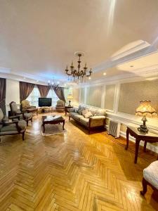 شقه مفروشه للإيجار بالمهندسين تفرعات شارع جامعة الدول العربيه