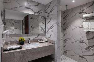 Warwick Al Taif Hotel