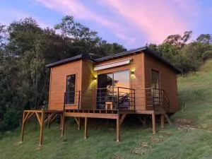 Cabaña de madera, lugar para descansar y reconectarse - Sonsón