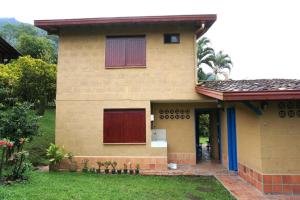 Casa Familiar y Naturaleza en Parcelación Privada