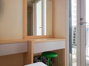 Minimalist and Comfortable Studio Apartment Tokyo Riverside PIK 2 By Travelio