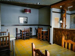 Constantino Hostel by lo de Guille