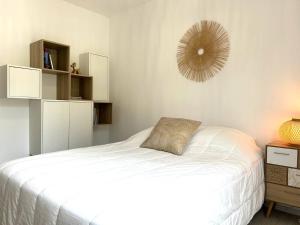Appartement moderne avec terrasse, climatisation, à 200m de la plage - 6 couchages, parking inclus - FR-1-251-826