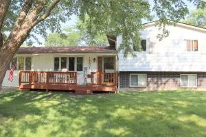Cozy 2BR Private Space in Gurnee Near Naval Base - Zion