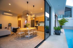 Modern 4BR Villa with Private Pool in Bangtao