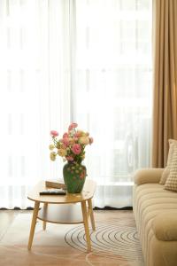 Vinhomes Smart City Rare 1,5BR Apt Best Deal for Long-Term Guests