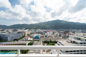 Patong Tower Brand 1-Bedroom apartment mountain view , Near Beach