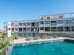 Sanders River Plaza - Ayios Tykhonas