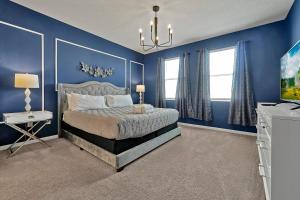 Luxury 12-BR Villa w Pool & Resort Amenities Near Disney