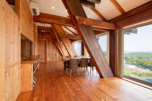 日本の松を贅沢に使った特別感のある別荘 Lemon villa