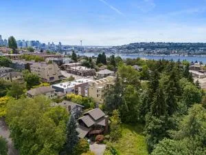 CapHill Charm - بلفيو