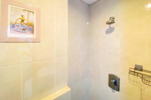 Nice and Strategic Studio Apartment at Capitol Park Residence By Travelio