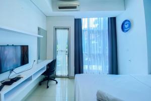 Nice and Strategic Studio Apartment at Capitol Park Residence By Travelio