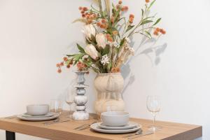 Designer Apt Southbank, close to Crown and MCEC-SH17