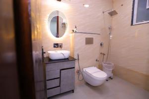 Hotel Nirvana Inn and Banquet-Near Expo Mart Greater Noida