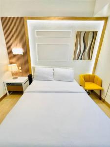 18 Warm Studio Oasis