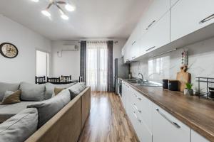 Alpha Apartments cozy & spacious apt