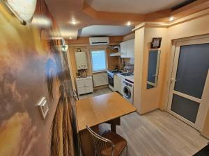 Cozy Flat by Trivale Forest