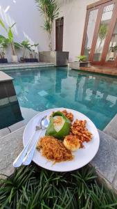 Namdur Villa Sariwangi - Tropical Villa in Bandung With Private Pool