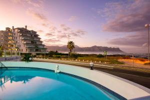 Sunset Accommodation in Strand