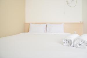 Best Deal and Modern 2BR Bassura City Apartment By Travelio