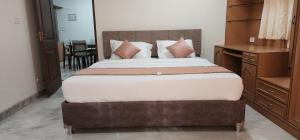 Sindhu Suites - Premium 2 BHK Apartment RMV II Stage Bangalore