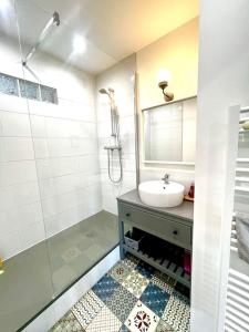 Appartements Les quais, Vue fleuve, Proche Gare & Parking Prive : photos des chambres