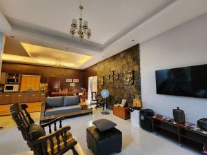 Alexis Tagaytay Staycation